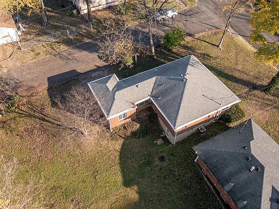 4th image of 1101 Powell Ave