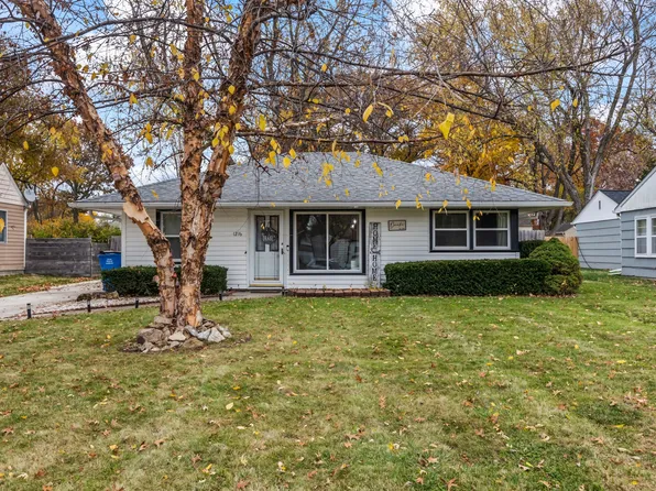 1216 N C St, Indianola, IA 50125