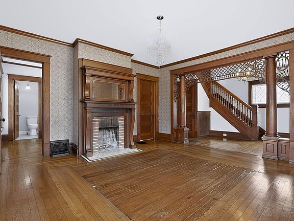 5th image of 519 E Main St