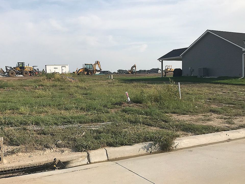 2nd image of 11820 N 142nd St