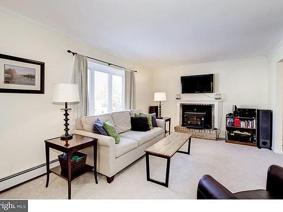 4th image of 211 Meadow Dr