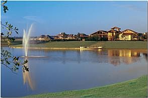 Sparkling lakes and majestic fountains provide beautiful views and a peaceful retreat for LakemontÃ¢