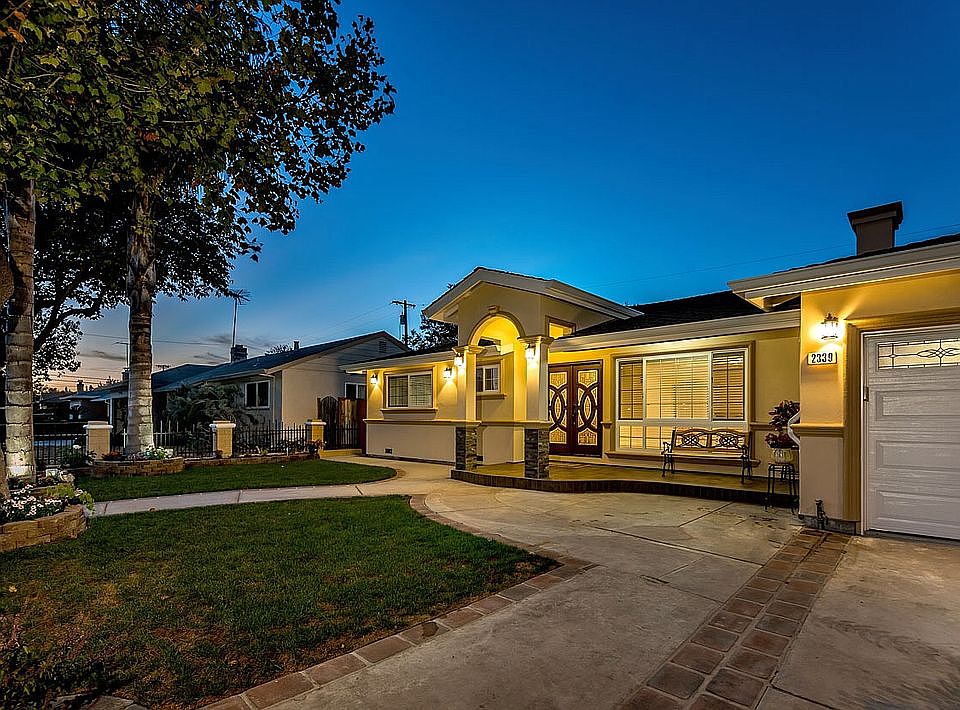 2nd image of 2339 Raggio Ave