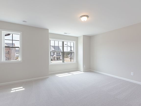 3rd image of 166 Sierra Cir