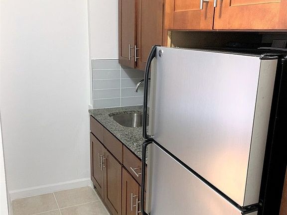5th image of 660 W 180th St APT 5F