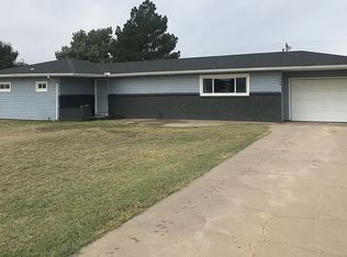 809 Grand Ave, Plains, KS 67869