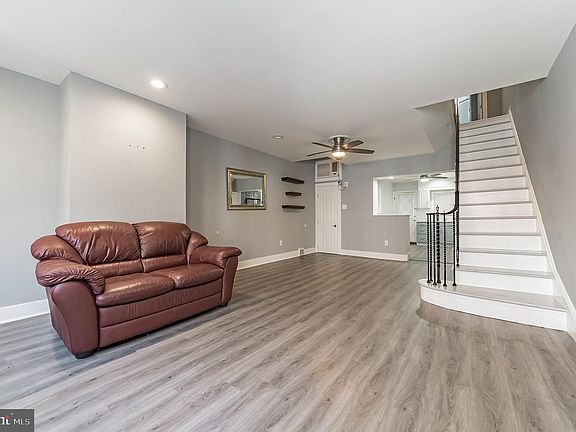 2nd image of 2621 S Rosewood St