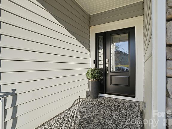 3rd image of 2102 Abundance Ln