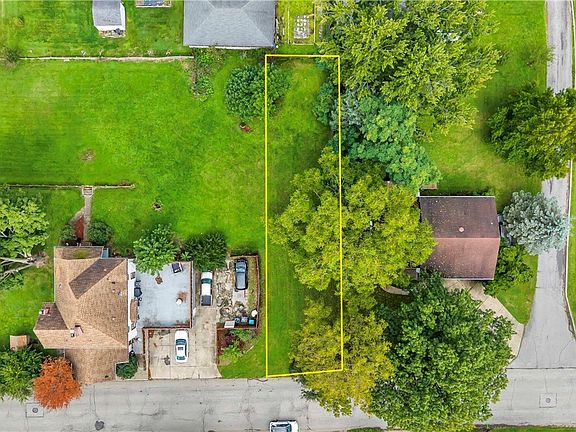 3rd image of Geneva Ave