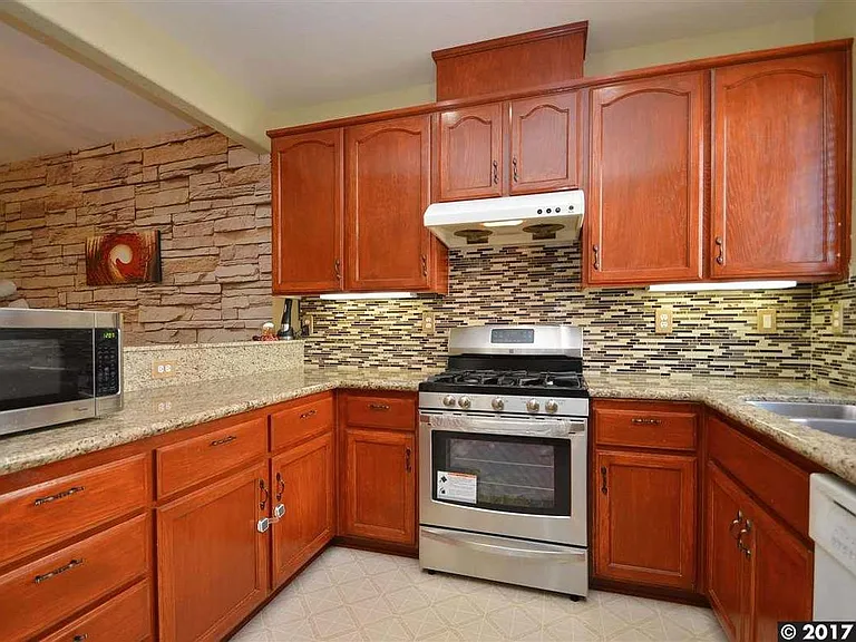 3570 Sequoia Cmn — Photo 6