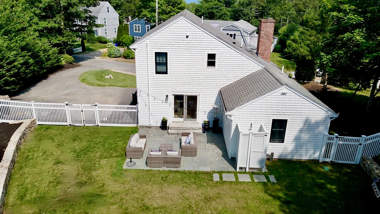 3 bed, 2082 sqft, $3,400 — Photo 4