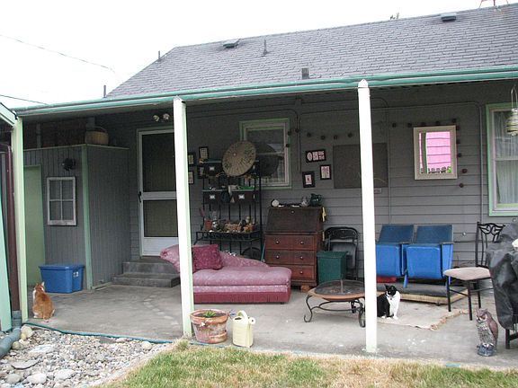 4th image of 3917 S Ainsworth Ave