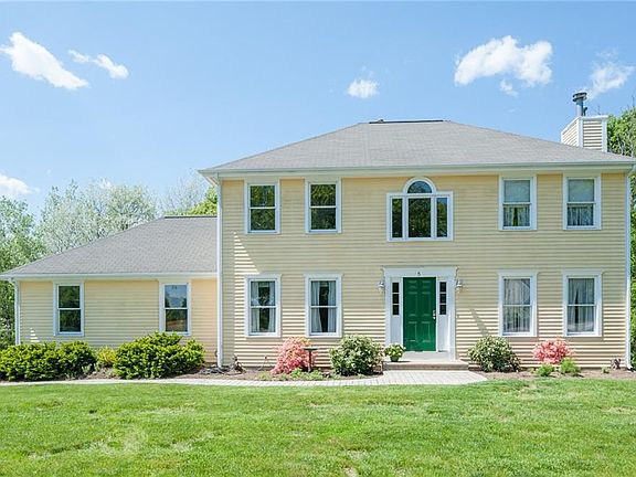 3rd image of 5 Chelsea Dr