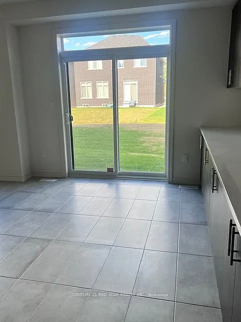 4 bed, $3,500 — Photo 4