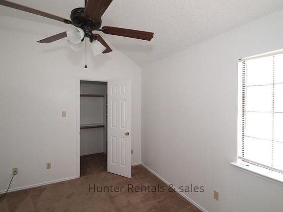 3rd image of 300 Sioux Cir