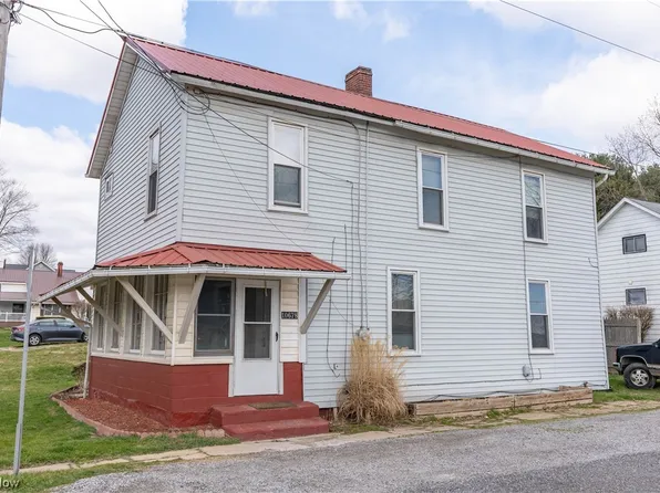 10678 Rochester Rd, East Rochester, OH 44625