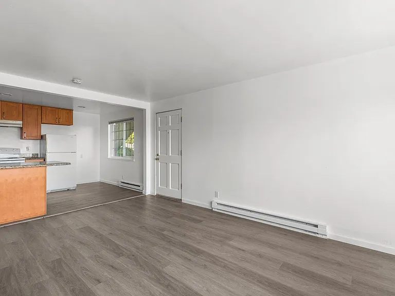 2144 Waverly Pl N #3 — Photo 7