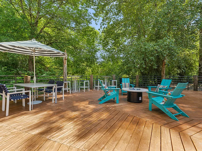 Sun Deck and Firepit | Clermont