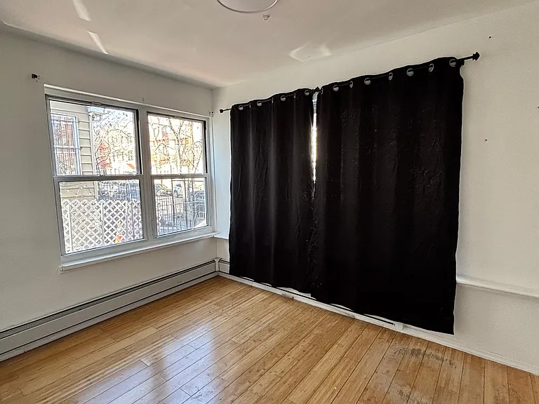 181st St — Photo 3