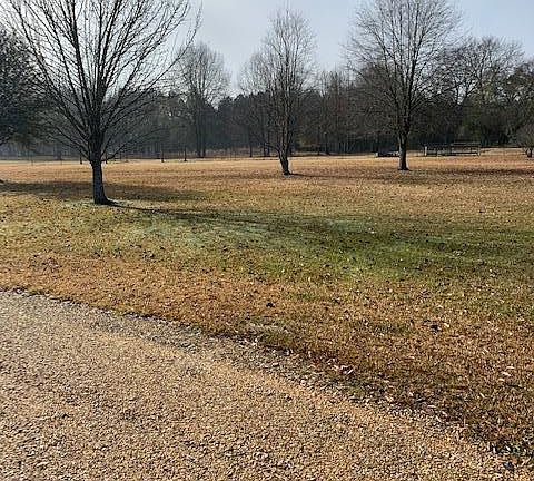 3rd image of 547 Old Highway 27 N