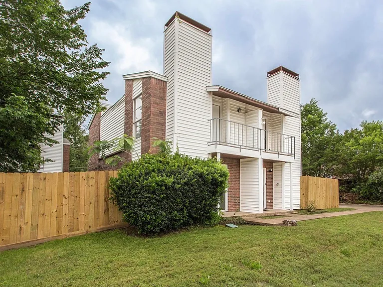 6828 Brentwood Stair Rd — Photo 13