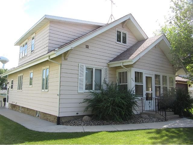 1st image of 425 W 1st St