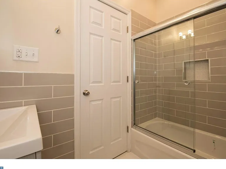 119 N 21st St #3 — Photo 8