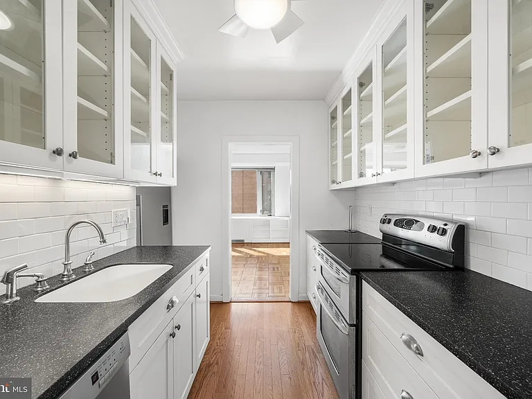 4301 Massachusetts Ave NW #4012 — Photo 34