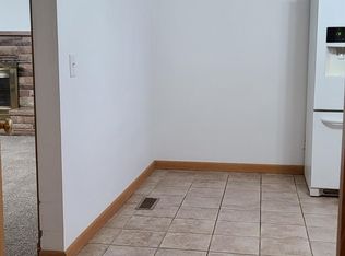 311 Lively Ln, Burns Harbor, IN 46304