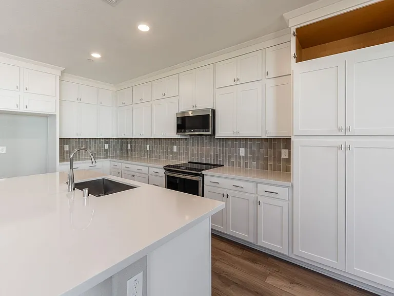 8326 Mincey Way — Photo 9