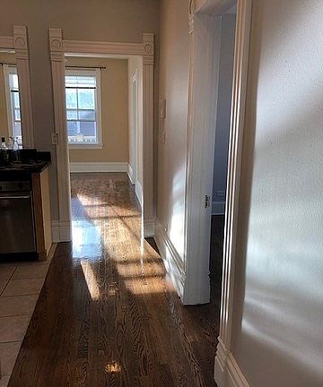 5th image of 1711 N Fern Ct #1