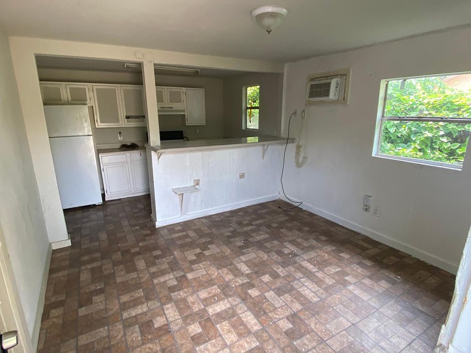 2nd image of 314 Baker Ave #C