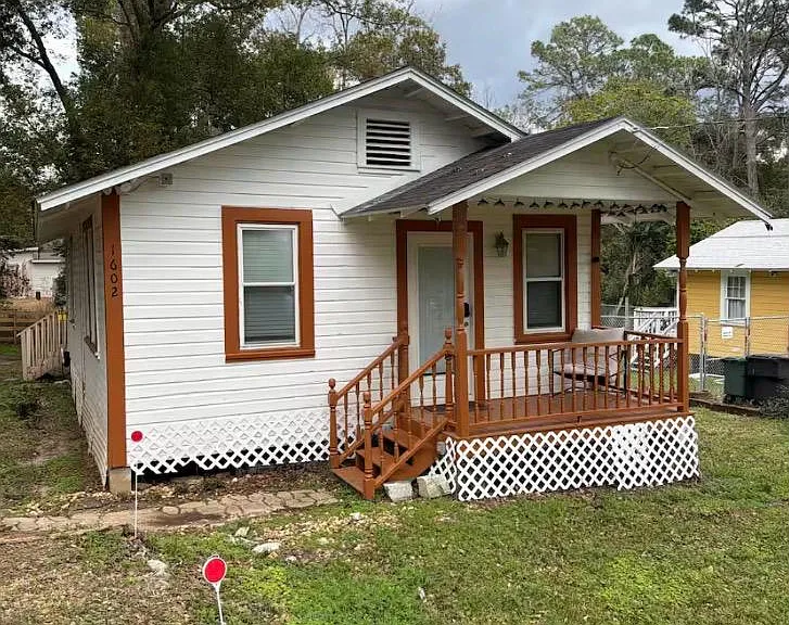1602 Pepper Dr — Photo 1