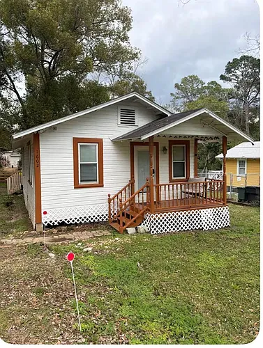 1602 Pepper Dr Photo 1