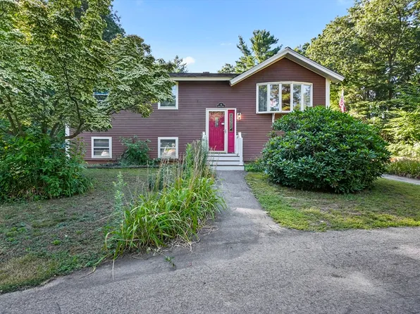 16 Amburg St, Georgetown, MA 01833