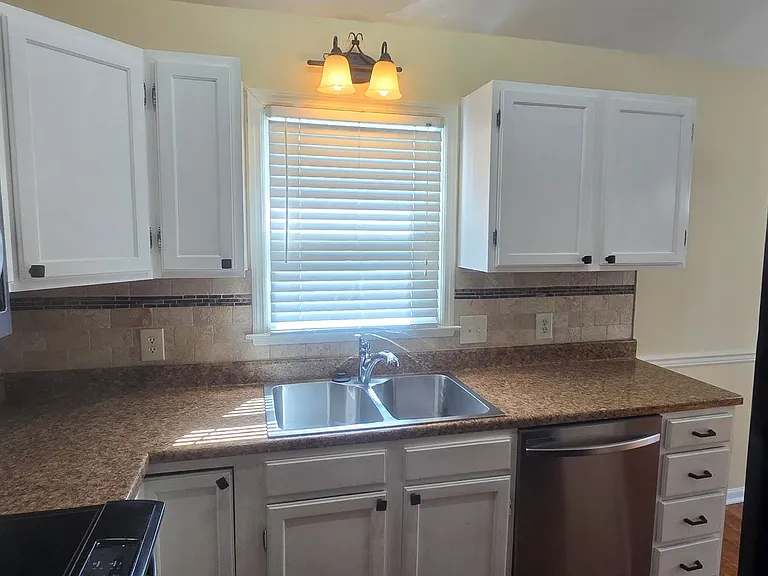 3313 Fort Harrods Ct — Photo 10