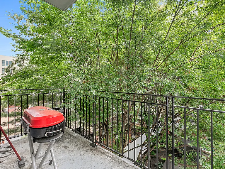 1100 Adams St #412 — Photo 9