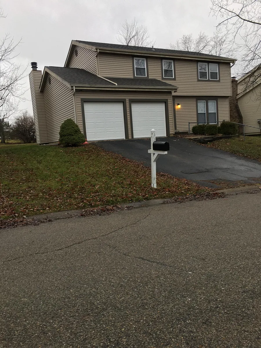 Exterior - 8221 Ravenwood Way