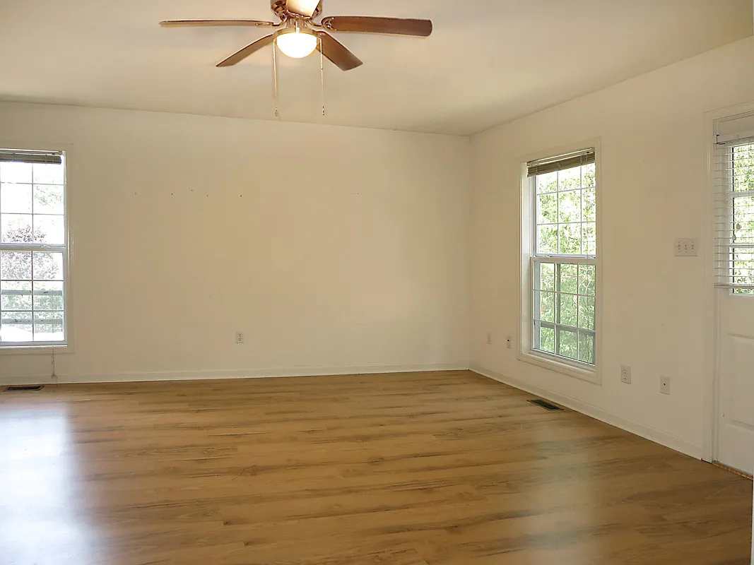 4 bed, 1650 sqft, $3,200 — Photo 2
