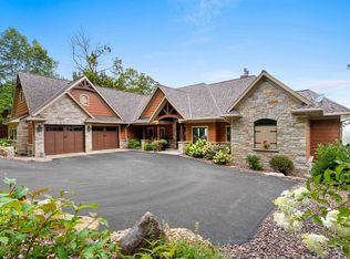 5229 Edgewater Beach Rd, Green bay, WI 54311