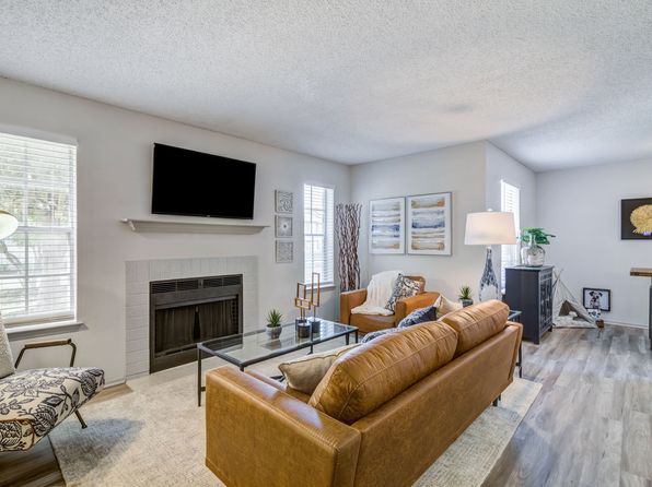 901 Greenway Glen Dr #1008