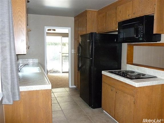 3rd image of 406 Edan Ave