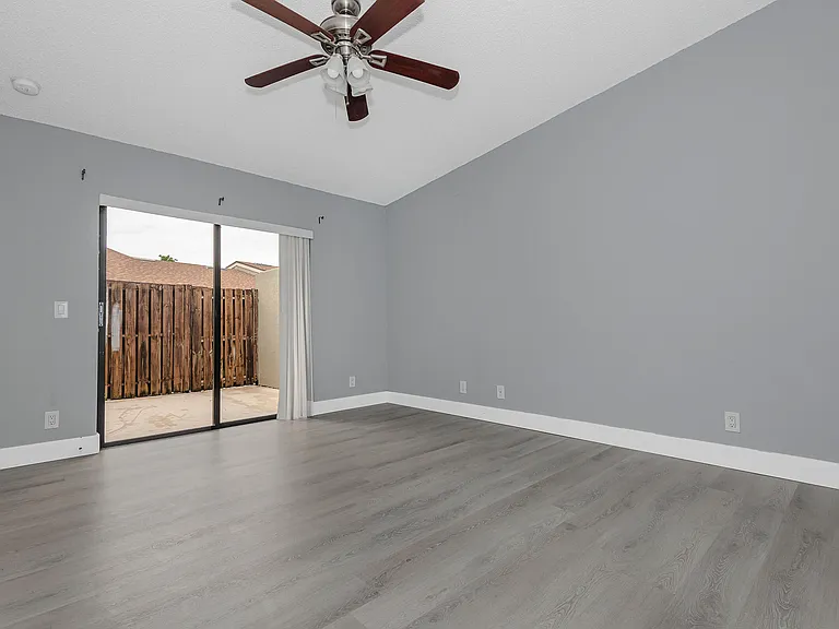 161 Meadows Dr #161 — Photo 10
