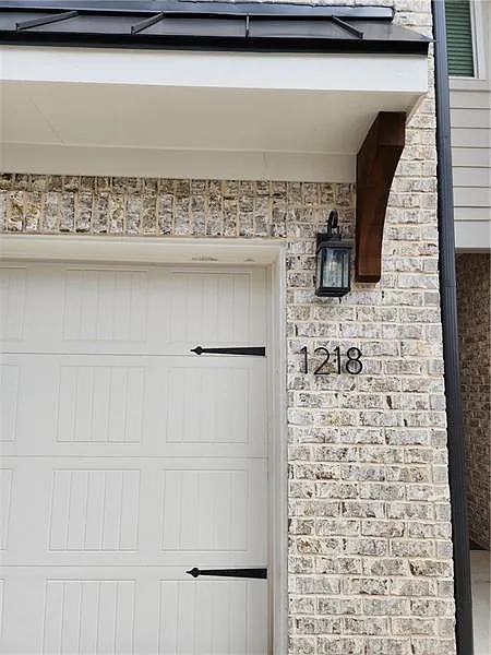 4 bed, 3.5 bath, 2850 sqft, $3,000 — Photo 2