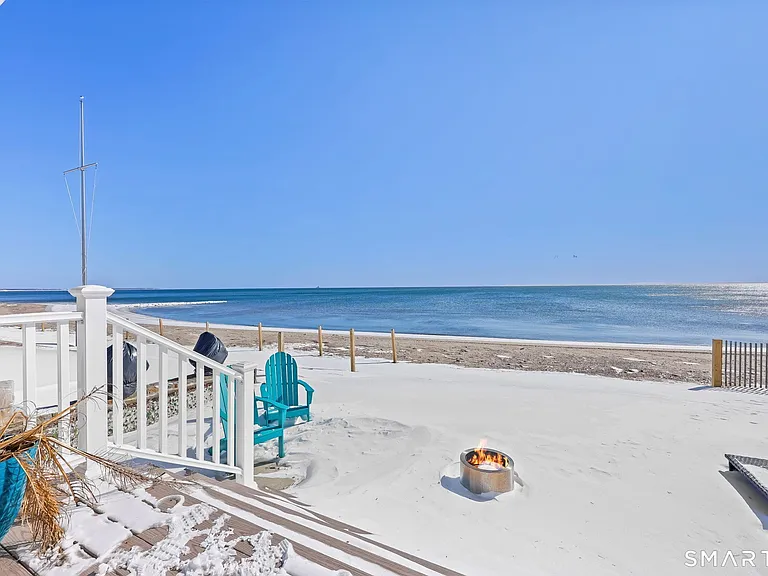 1895 Fairfield Beach Rd — Photo 14