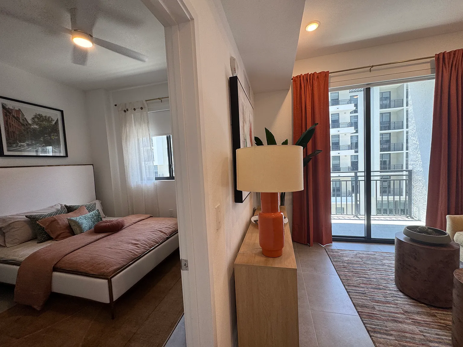 1 bed, 530 sqft, $1,904 — Photo 3