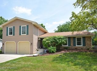 261 Bedford Ln, Bloomingdale, IL 60108