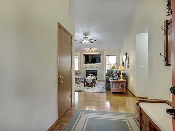 4th image of 8923 181st St E