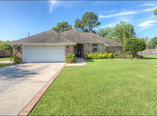 204 Meadowcrest St, Bridge City, TX 77611