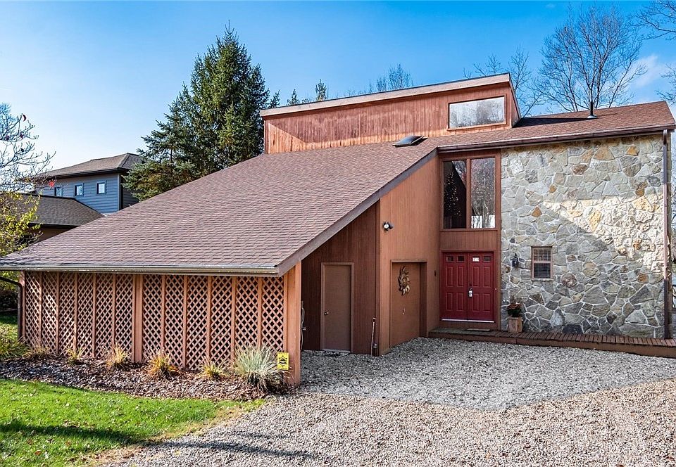 1st image of 24 Margo Ln
